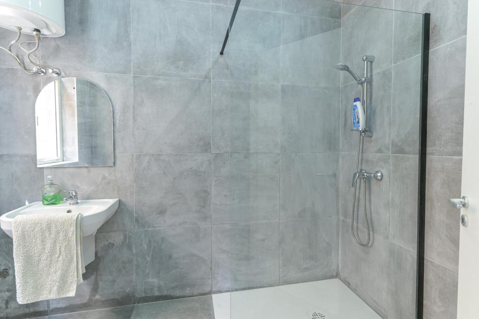 New 1 Bedroom Apartment In Valletta City Centre With Terrace And Views Exteriör bild